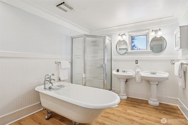 4726 Thackeray Place NE, Seattle, WA 98105