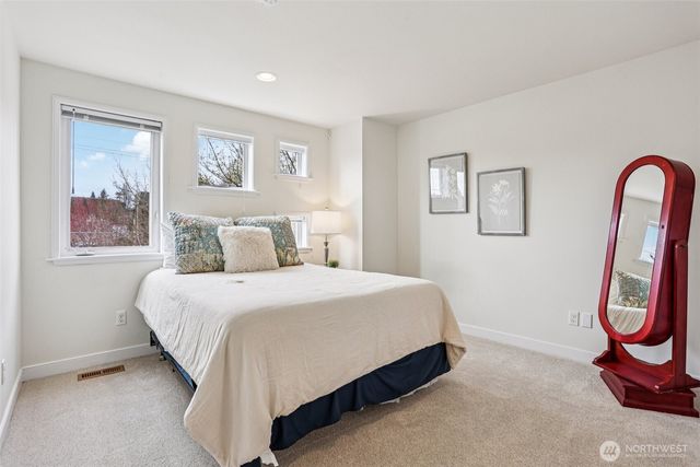 4726 Thackeray Place NE, Seattle, WA 98105