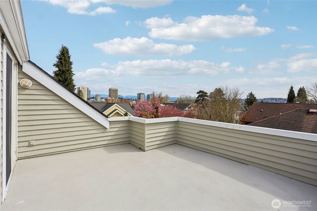 4726 Thackeray Place NE, Seattle, WA 98105