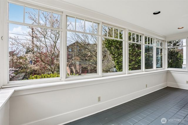 4726 Thackeray Place NE, Seattle, WA 98105