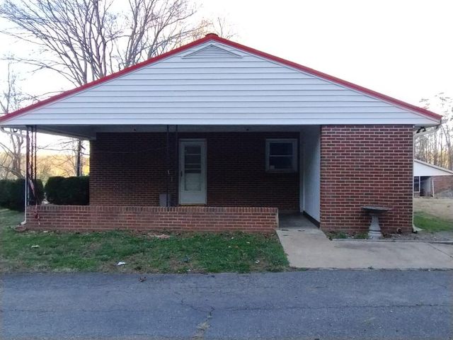 129 Townsend DR, Bassett, VA 24055