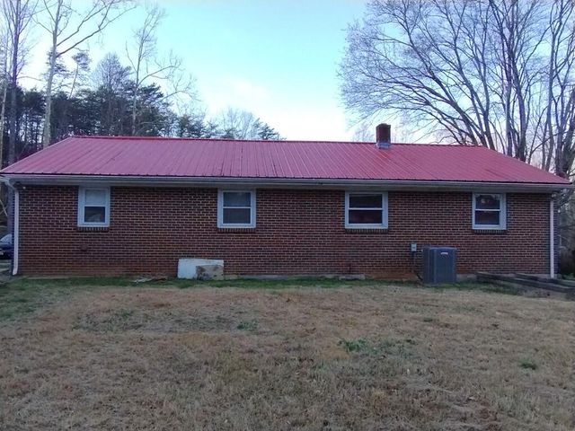 129 Townsend DR, Bassett, VA 24055