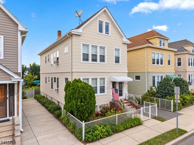 142 Knapp Ave, Clifton City, NJ 07011