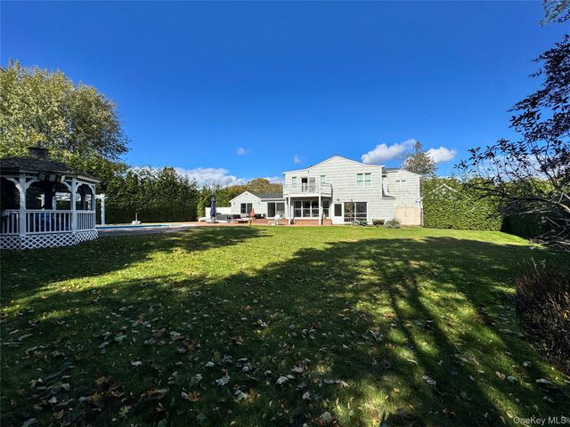 137 South Road, Westhampton, NY 11977