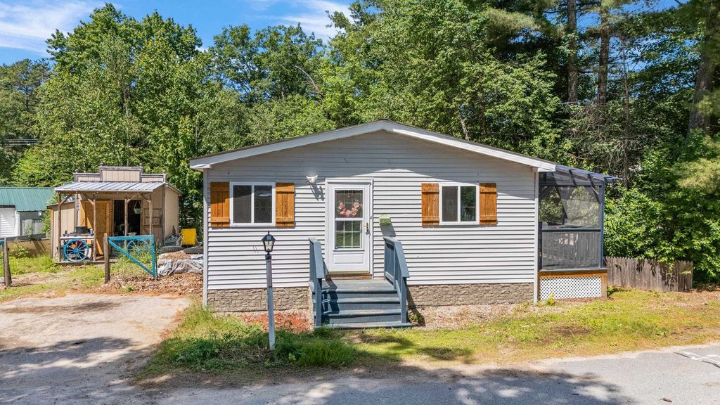 12 Circle Road, Ossipee, NH 03814