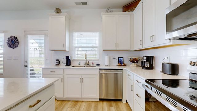 105 Model Ct, Columbia, TN 38401