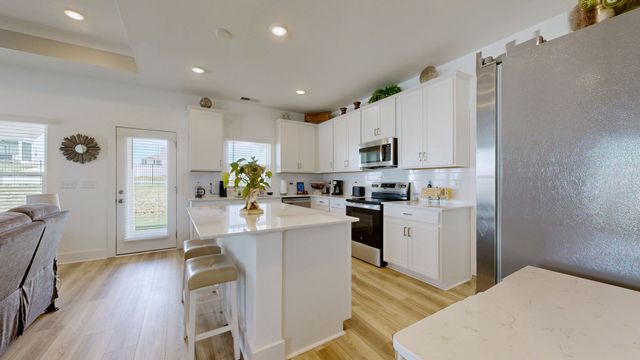 105 Model Ct, Columbia, TN 38401