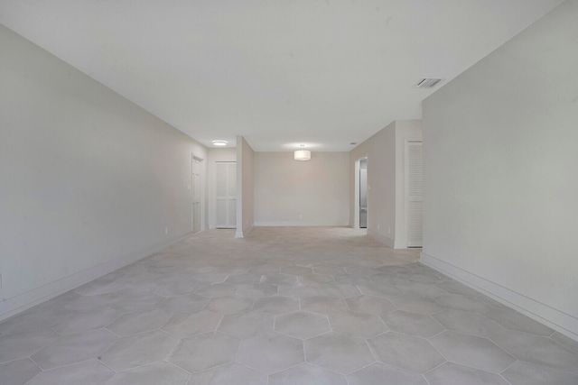 315 Venetian Drive 8, Delray Beach, FL 33483