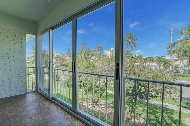 315 Venetian Drive 8, Delray Beach, FL 33483