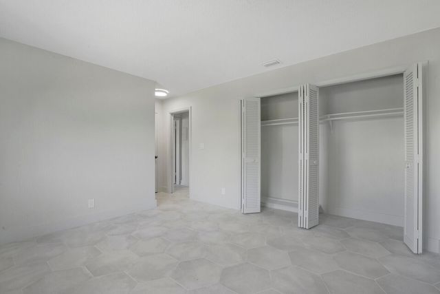 315 Venetian Drive 8, Delray Beach, FL 33483