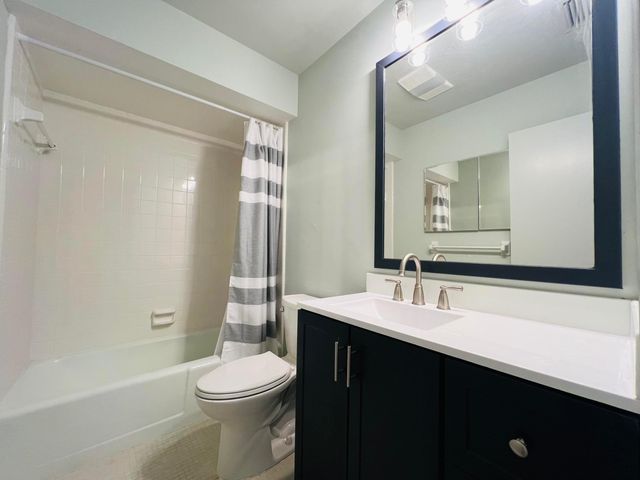 315 Venetian Drive 8, Delray Beach, FL 33483