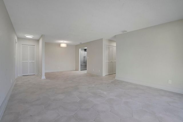 315 Venetian Drive 8, Delray Beach, FL 33483