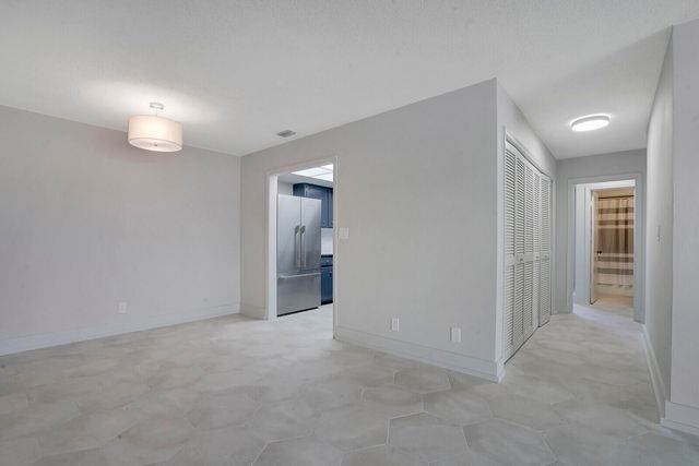 315 Venetian Drive 8, Delray Beach, FL 33483