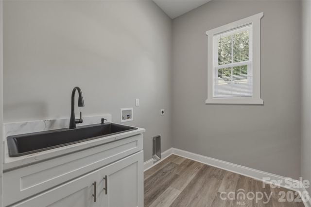 5330 Tuckaseegee Road, Charlotte, NC 28208
