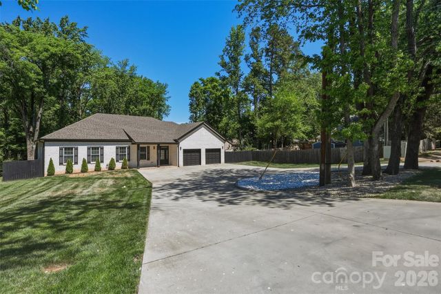 5330 Tuckaseegee Road, Charlotte, NC 28208