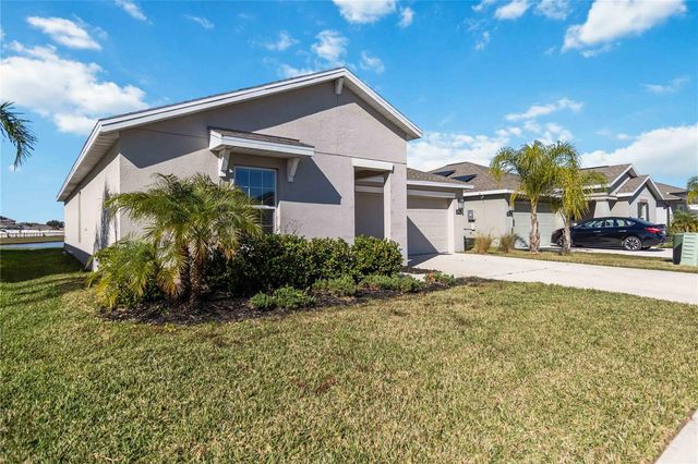 292 PINEYWOODS STREET, St Cloud, FL 34772