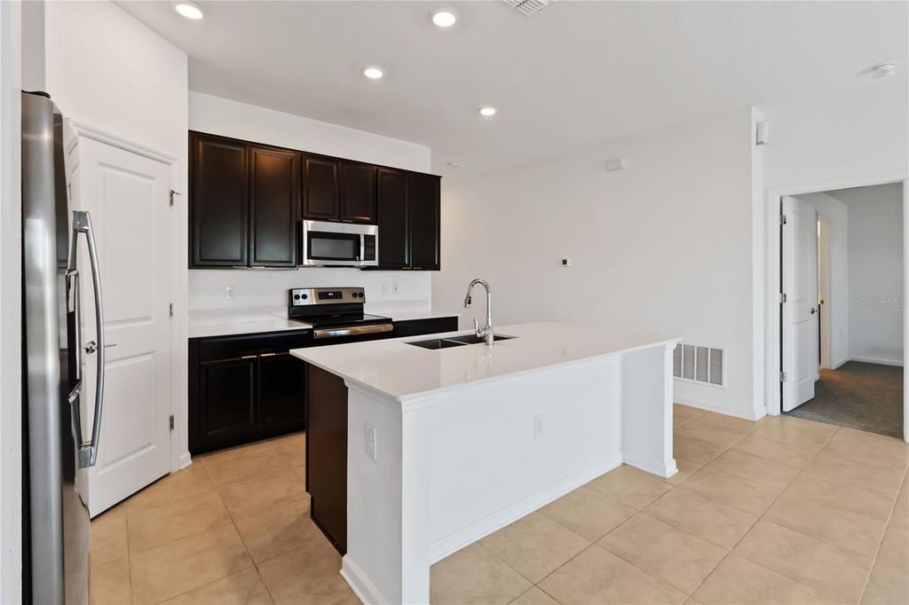 Image 11 of property listing at 292 PINEYWOODS STREET, St Cloud, FL 34772