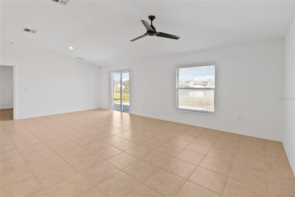 Image 8 of property listing at 292 PINEYWOODS STREET, St Cloud, FL 34772