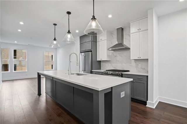 201 New Street 1302, Decatur, GA 30030