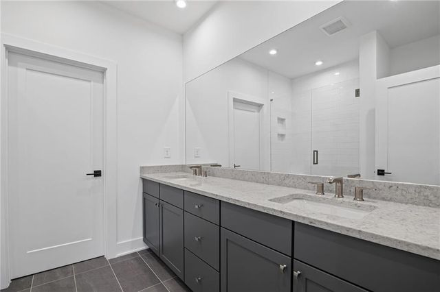 201 New Street 1302, Decatur, GA 30030