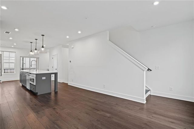 201 New Street 1302, Decatur, GA 30030