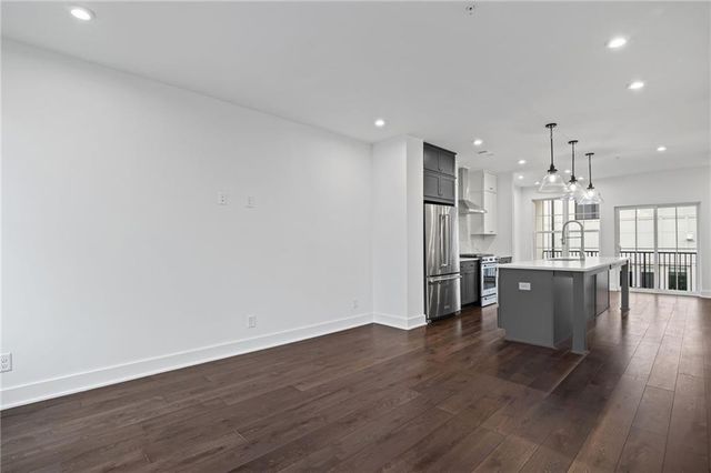 201 New Street 1302, Decatur, GA 30030