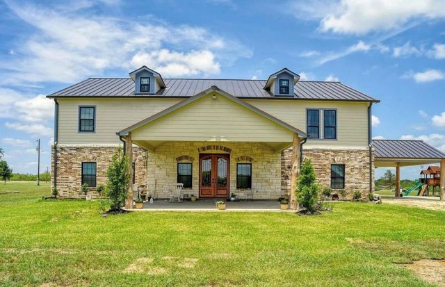 626 Sparta Field RD, Waelder, TX 78959