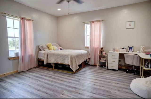 626 Sparta Field RD, Waelder, TX 78959