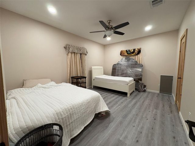 626 Sparta Field RD, Waelder, TX 78959