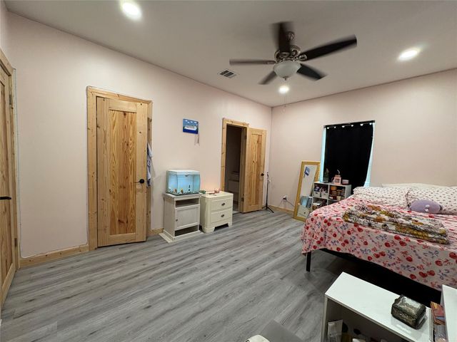 626 Sparta Field RD, Waelder, TX 78959
