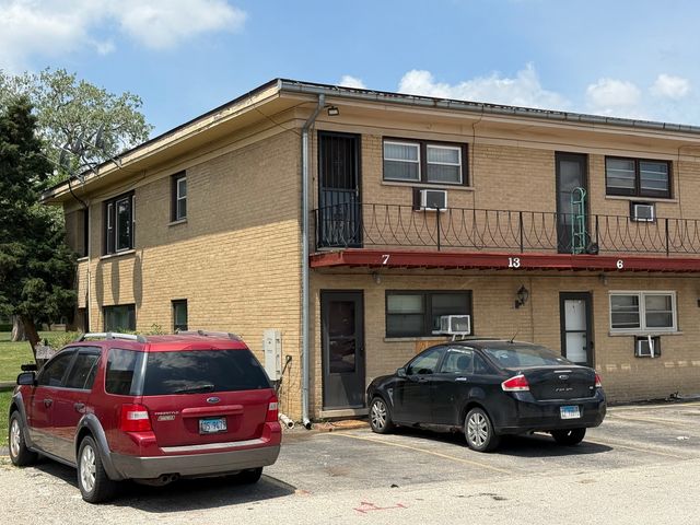 38 King Arthur Court 14, Northlake, IL 60164