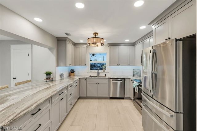 11861 Isle Of Palms DR, Fort Myers Beach, FL 33931