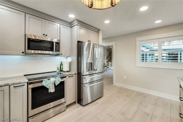 11861 Isle Of Palms DR, Fort Myers Beach, FL 33931