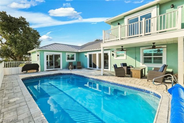 11861 Isle Of Palms DR, Fort Myers Beach, FL 33931