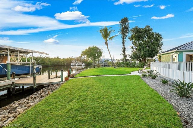 11861 Isle Of Palms DR, Fort Myers Beach, FL 33931