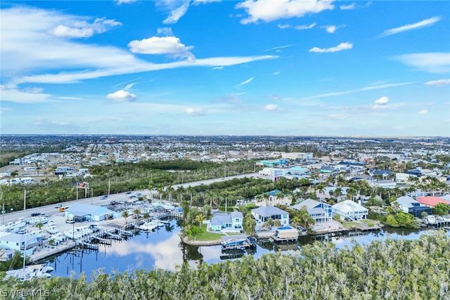 11861 Isle Of Palms DR, Fort Myers Beach, FL 33931