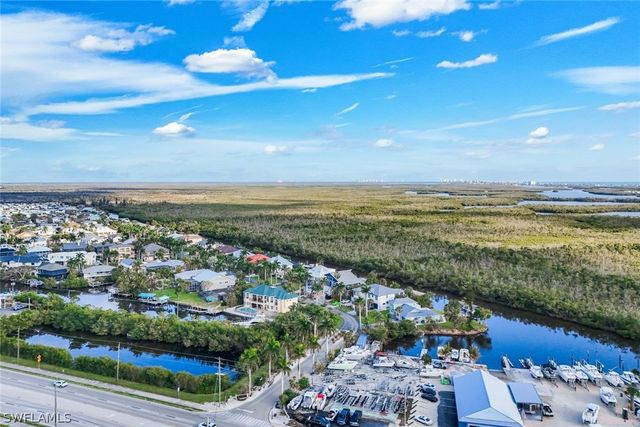 11861 Isle Of Palms DR, Fort Myers Beach, FL 33931