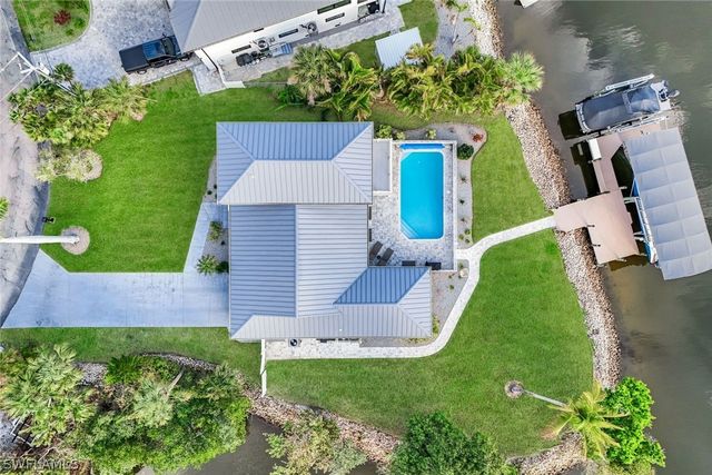 11861 Isle Of Palms DR, Fort Myers Beach, FL 33931