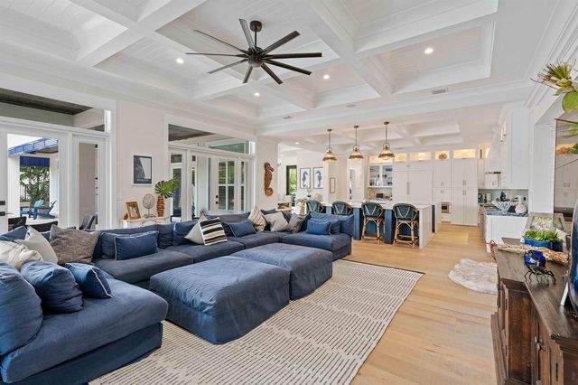261 Old Jupiter Beach Road, Jupiter, FL 33477