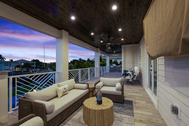261 Old Jupiter Beach Road, Jupiter, FL 33477