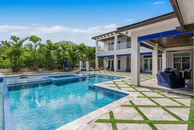 261 Old Jupiter Beach Road, Jupiter, FL 33477