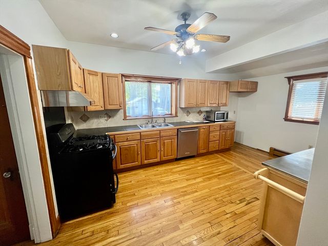 616 Adams Sr 1, Quincy, MA 02169