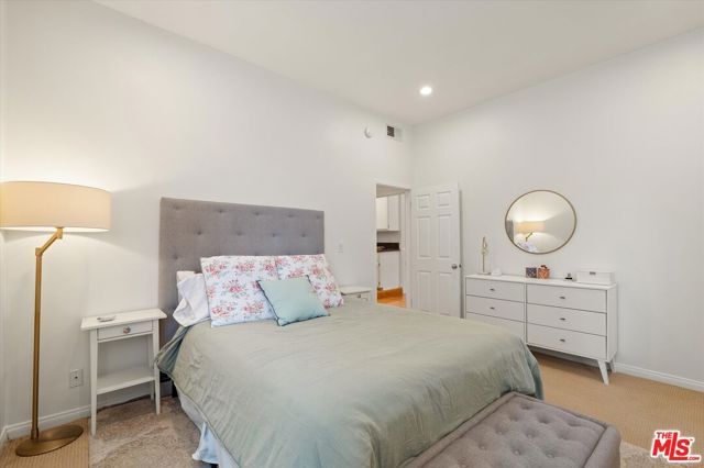11947 Dorothy Street 203, Los Angeles, CA 90049