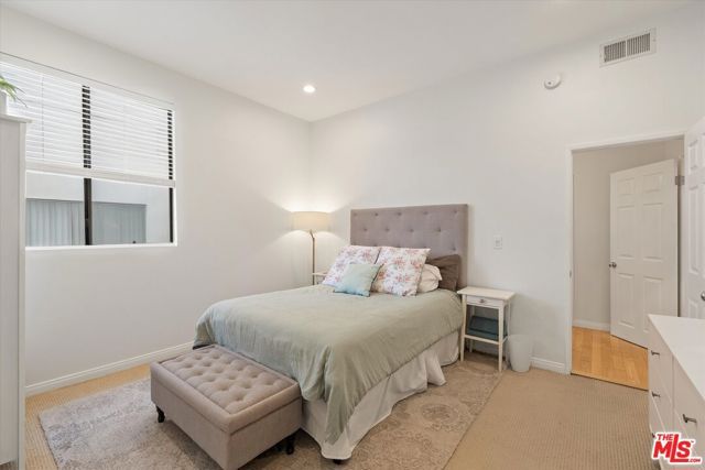 11947 Dorothy Street 203, Los Angeles, CA 90049