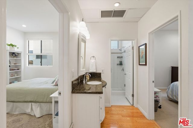 11947 Dorothy Street 203, Los Angeles, CA 90049