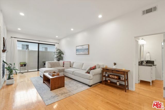 11947 Dorothy Street 203, Los Angeles, CA 90049