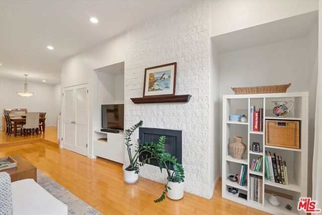 11947 Dorothy Street 203, Los Angeles, CA 90049