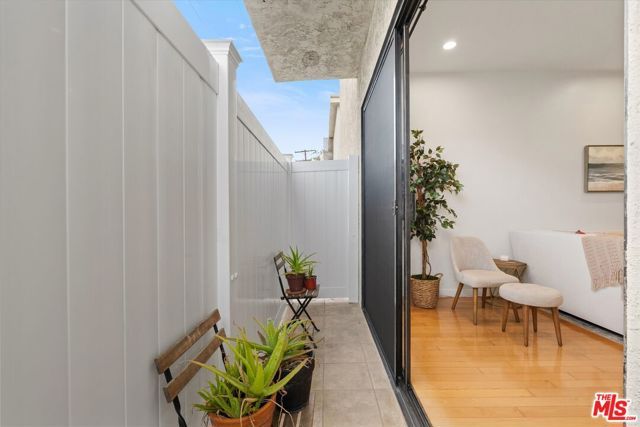 11947 Dorothy Street 203, Los Angeles, CA 90049