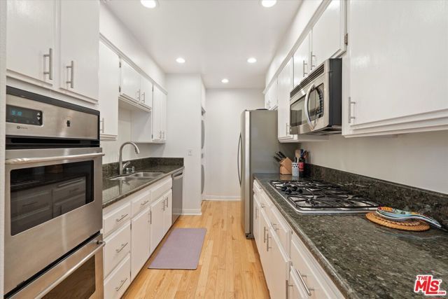 11947 Dorothy Street 203, Los Angeles, CA 90049