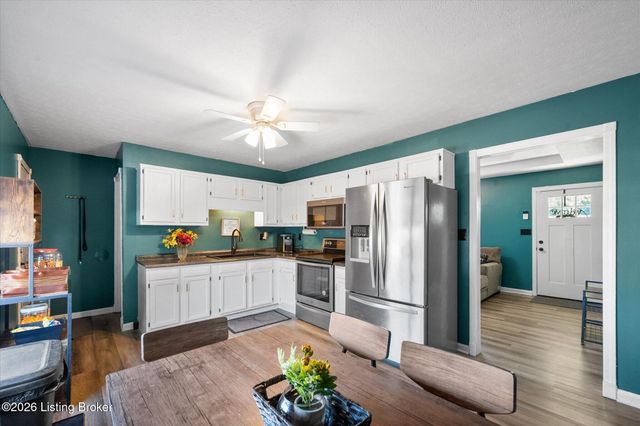 123 Fawn Ct, Louisville, KY 40229